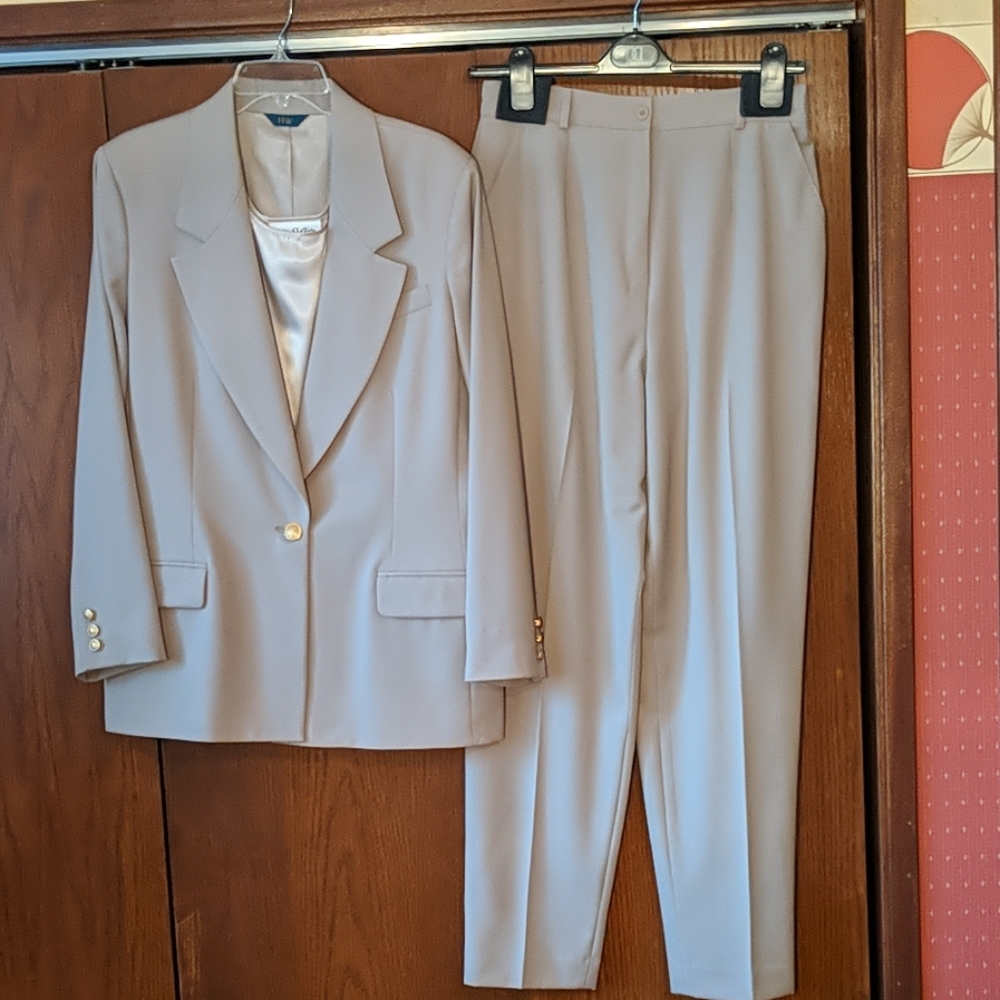 HAWKSLEY & WIGHT 3 PIECE PANTSUIT -- SZ 12